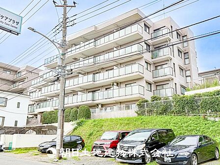 【外観写真】表現された空間はたくさんの光を浴び、風を感じ、暮らしの時間を豊かにしてくれます。