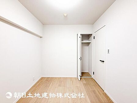 【居室】趣味・感性で個性的に飾って頂けるようシンプルに仕上げてあります。