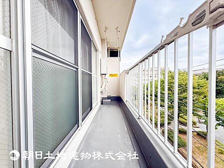 太陽に愛された家。陽当り・通風に優れた魅力的で快適さを追求した住宅です。