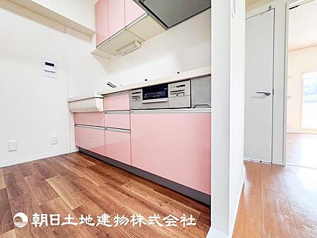 【キッチン】毎日使う場所だからこそ、ストレスなく使えて、スムーズな家事ができる空間になっております。
