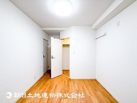 【居室】趣味・感性で個性的に飾って頂けるようシンプルに仕上げてあります。