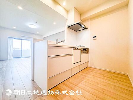 【キッチン】毎日使う場所だからこそ、ストレスなく使えて、スムーズな家事ができる空間になっております。