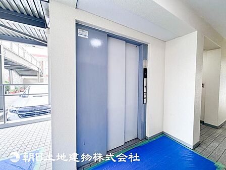 【エレベーター】エレベーターもついており荷物の搬入などにも便利です。