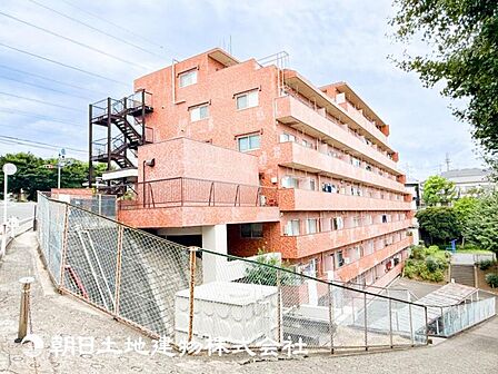 人間の感性を育むプライベートルームはシンプルが1番だと思います。