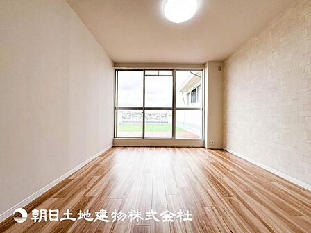 【居室】一人で過ごす空間は音楽を聴いたり読書をしたりと趣味を楽しめる空間です。