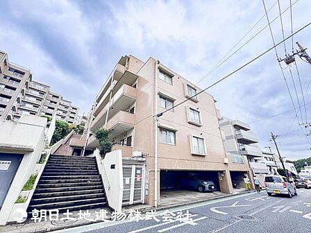 【外観写真】表現された空間はたくさんの光を浴び、風を感じ、暮らしの時間を豊かにしてくれます。