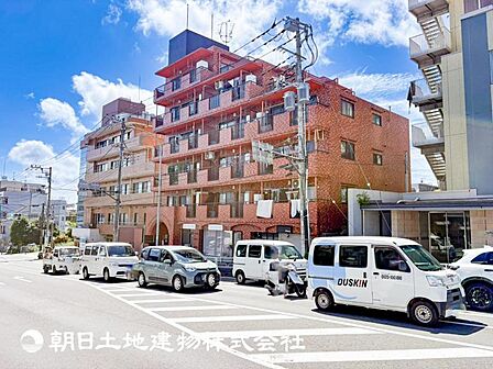 1日の疲れを癒すバスタイム。心地よいリラックスを叶える独立した美しい空間です。