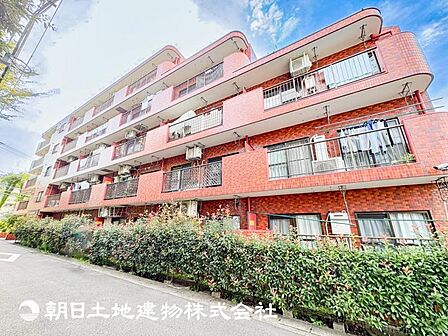 1日の疲れを癒すバスタイム。心地よいリラックスを叶える独立した美しい空間です。