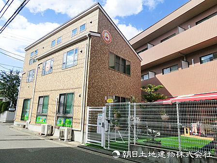 【光の園保育園】450m 菊名駅から徒歩圏内という優れたアクセスに恵まれながら、一人ひとりの子どもの心を大切にし、自主性や生きる力を丁寧に育む温かな認可保育園です。