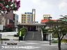 周辺：【十日市場駅】2200ｍ　駅周辺はスーパー・ドラッグストア・飲食店などが充実している一方で、徒歩圏内に広大な公園があり豊かな自然が共存しているゆったりとした住環境です。