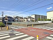 【きれいな街並みで自由設計】家族の理想を自由に形にできる環境で、生活利便性も備えた心地よい立地／販売現地(全景)※造成前・更地渡し