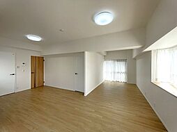 エルグランデ黄金 3LDKのリビング/ダイニング