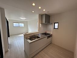 プレシャス小松II 301 3階1LDKのリビング/ダイニング