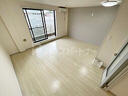 ローズ・ウッド 3階3DKのリビング/ダイニング