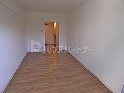 イエローエンバシー 5階ワンルームのリビング/ダイニング