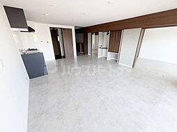 綾瀬ファイナンス 4階2LDKのリビング/ダイニング