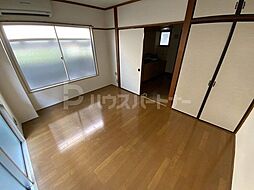 バーディートライホームズII 2階1Kのリビング/ダイニング