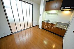 ガーデンスクエア梅島 102 1階2DKのリビング/ダイニング