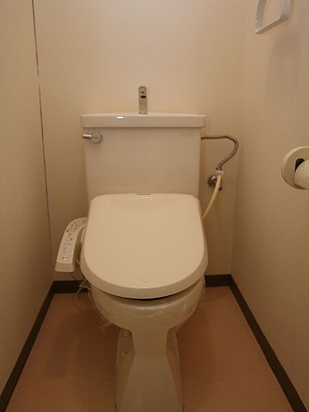 画像10:トイレはウォシュレットタイプです