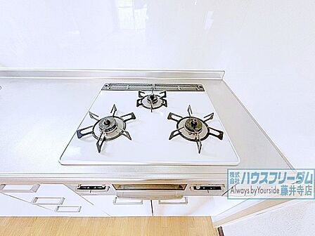 3つ口コンロで毎日のお料理もはかどります◎