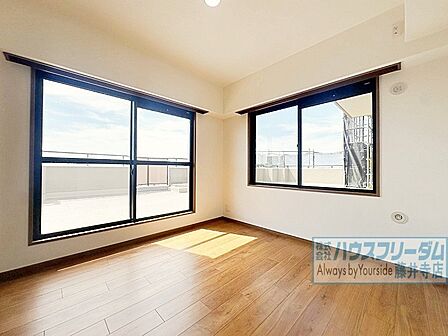 2面採光の明るいお部屋は子供部屋にぴったりです。