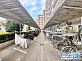 屋根付きの駐輪...