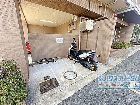 バイク置き場もございます