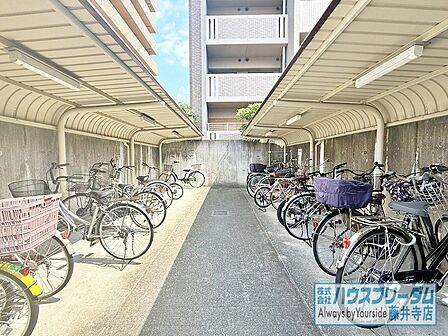 屋根付きの駐輪場がございます!
