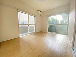 ラフィネ深大寺 102 1階1LDKのリビング/ダイニング