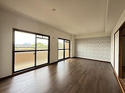 ダイアパレス大和八木 3SLDKのリビング/ダイニング