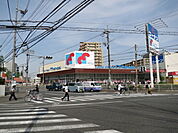 万代 高槻富田丘店（572m）