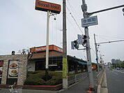 ロイヤルホスト高槻店（178m）