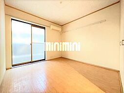 エーデルハイム 102 1階ワンルームのリビング/ダイニング