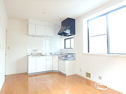 向台町6丁目貸家 1階4DKのリビング/ダイニング