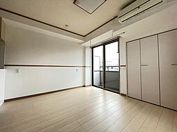 メイプルガーデン 402 4階ワンルームのリビング/ダイニング