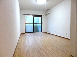 ロイヤルビーブル 2階1Kのリビング/ダイニング