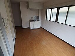 四条テラス 1階ワンルームのリビング/ダイニング