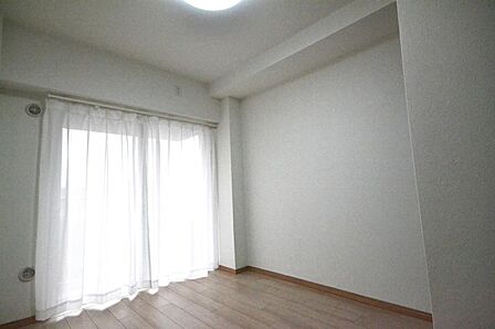 4.5帖の洋室です