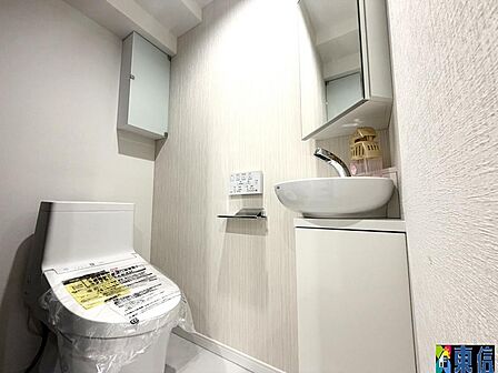 トイレ♪温水洗浄機能付き便座♪洗面台付きです!