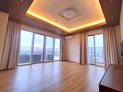 プレミアムコート千里丘 10階3LDKのリビング/ダイニング