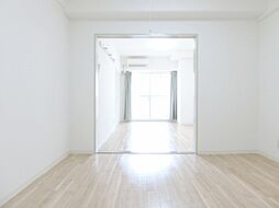 Osaka Metro御堂筋線 東三国駅 徒歩7分の賃貸マンション 8階1DKのリビング/ダイニング