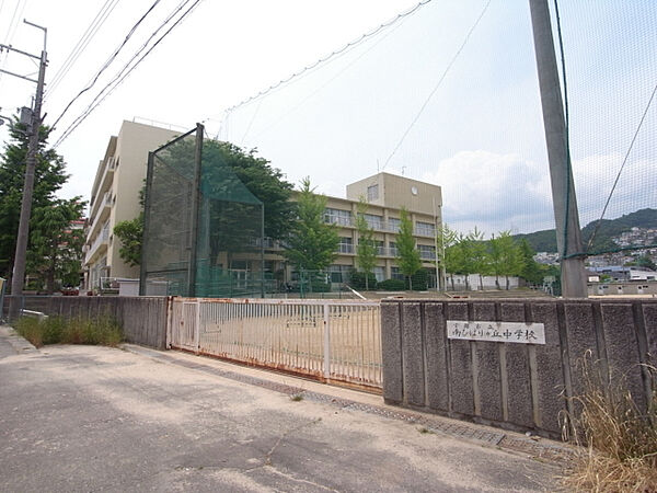 画像22:南ひばりガ丘中学校