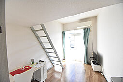 ハッピーパレス越野 102 1階ワンルームのリビング/ダイニング