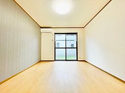 エンドレス 103 1階ワンルームのリビング/ダイニング