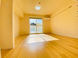 グランディール山中 102 1階2LDKのリビング/ダイニング