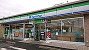 コンビニ「ファミリーマート福生加美平店まで341m」