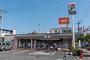 コンビニ「セブンイレブン福生駅東店まで508m」