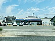コンビニ「ローソン青梅新町五丁目店まで357m」