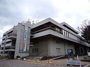 役所「三鷹市役所まで640m」