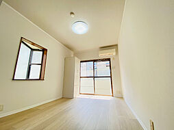 ベルメゾン 101 1階ワンルームのリビング/ダイニング